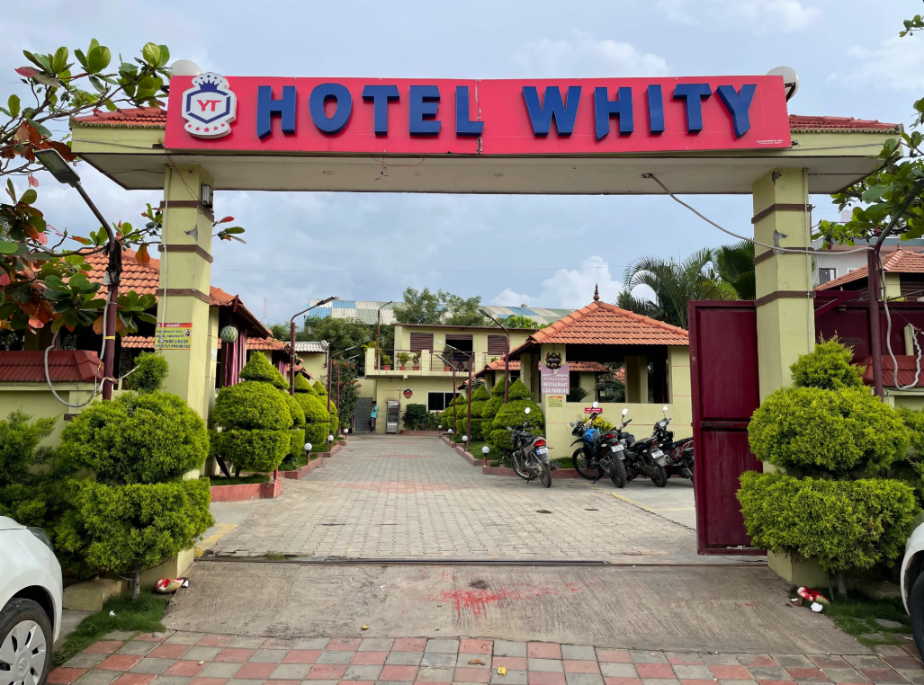 Highway traveller stays